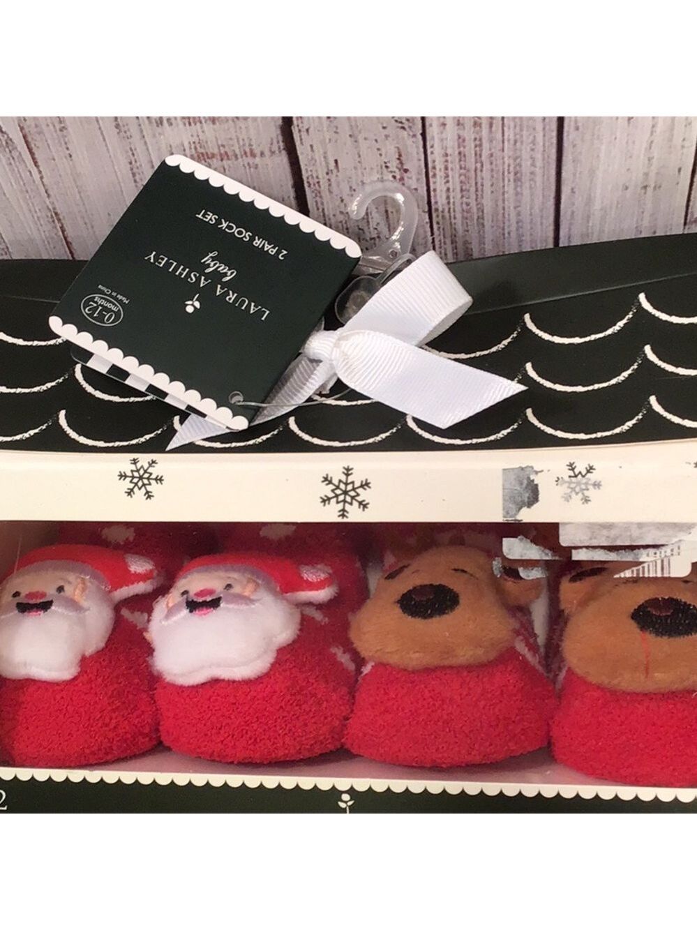 Adorable Laura Ashley Christmas sock set--2 pairs